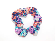 Load image into Gallery viewer, Flower Scrunchie