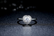 Load image into Gallery viewer, SPARKLING LOVE HEART ANESIDORA RING