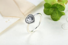 Load image into Gallery viewer, SPARKLING LOVE HEART ANESIDORA RING