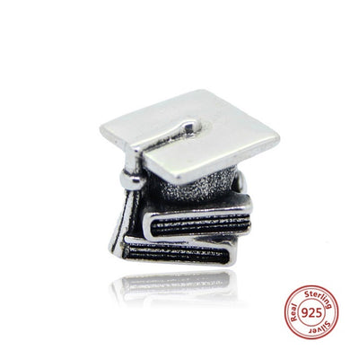SILVER GRADUATION CAP AND BOOKS ANESIDORA CHARM
